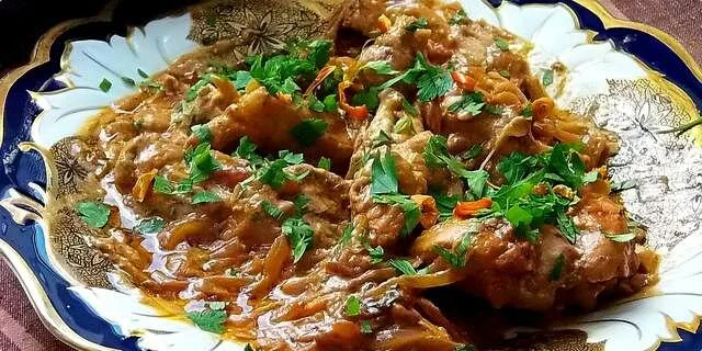 Adaraka zikana / adraki murg / pollo indio asado en cebolla